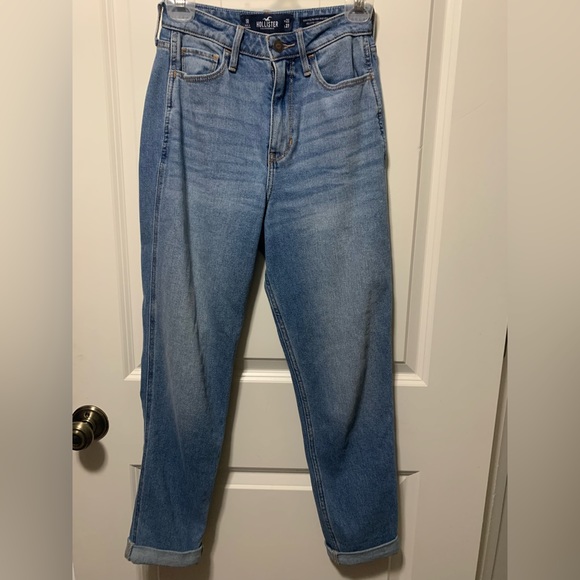 Hi rise stretch Hollister curvy crop jeans - Picture 4 of 6